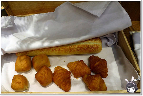 好田洋食餐廳：[食記]►台南東區◄好田洋食餐廳/五人同行一人免費/吃到飽的鮮食蔬活吧/備有室內停車場/美式炭烤豬肋排/招牌燉牛舌VS起司歐姆蛋