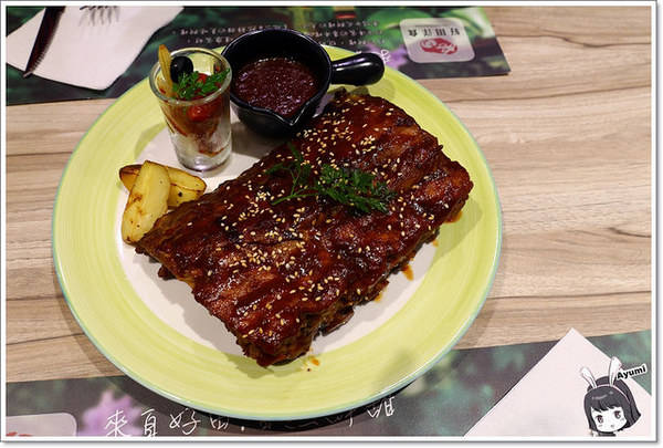 好田洋食餐廳：[食記]►台南東區◄好田洋食餐廳/五人同行一人免費/吃到飽的鮮食蔬活吧/備有室內停車場/美式炭烤豬肋排/招牌燉牛舌VS起司歐姆蛋