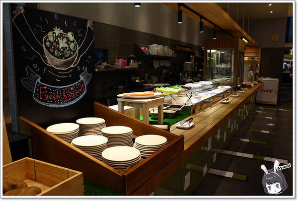 好田洋食餐廳：[食記]►台南東區◄好田洋食餐廳/五人同行一人免費/吃到飽的鮮食蔬活吧/備有室內停車場/美式炭烤豬肋排/招牌燉牛舌VS起司歐姆蛋