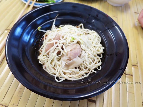 蜀留香川味擔擔麵‧酸辣粉：別具風味 ‧ 蜀留香川味擔擔麵