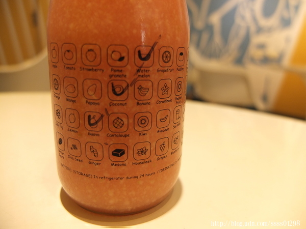 Dochi Juice 都奇果汁嘉義秀泰店:美食體驗【都奇果汁嘉義秀泰店】喝果汁玩積木DIY 多樣新鮮蔬果自由組合 客製化百分之百純天然果汁