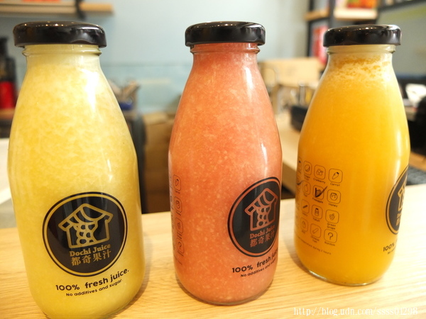 Dochi Juice 都奇果汁嘉義秀泰店:美食體驗【都奇果汁嘉義秀泰店】喝果汁玩積木DIY 多樣新鮮蔬果自由組合 客製化百分之百純天然果汁