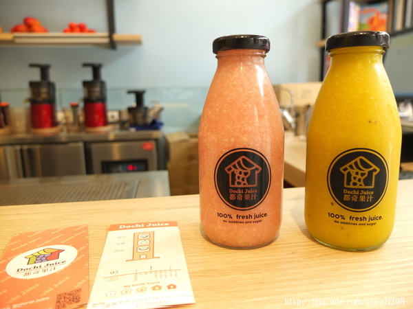 Dochi Juice 都奇果汁嘉義秀泰店:美食體驗【都奇果汁嘉義秀泰店】喝果汁玩積木DIY 多樣新鮮蔬果自由組合 客製化百分之百純天然果汁