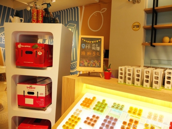 Dochi Juice 都奇果汁嘉義秀泰店:美食體驗【都奇果汁嘉義秀泰店】喝果汁玩積木DIY 多樣新鮮蔬果自由組合 客製化百分之百純天然果汁