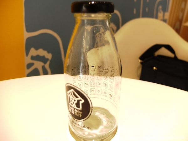 Dochi Juice 都奇果汁嘉義秀泰店:美食體驗【都奇果汁嘉義秀泰店】喝果汁玩積木DIY 多樣新鮮蔬果自由組合 客製化百分之百純天然果汁