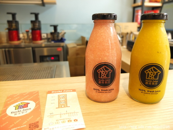 Dochi Juice 都奇果汁嘉義秀泰店:美食體驗【都奇果汁嘉義秀泰店】喝果汁玩積木DIY 多樣新鮮蔬果自由組合 客製化百分之百純天然果汁