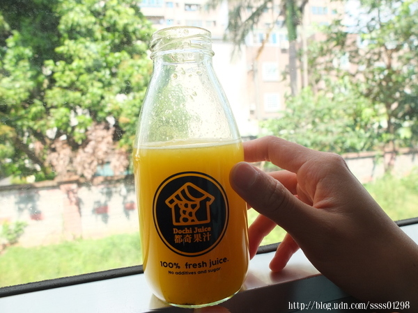 Dochi Juice 都奇果汁嘉義秀泰店:美食體驗【都奇果汁嘉義秀泰店】喝果汁玩積木DIY 多樣新鮮蔬果自由組合 客製化百分之百純天然果汁