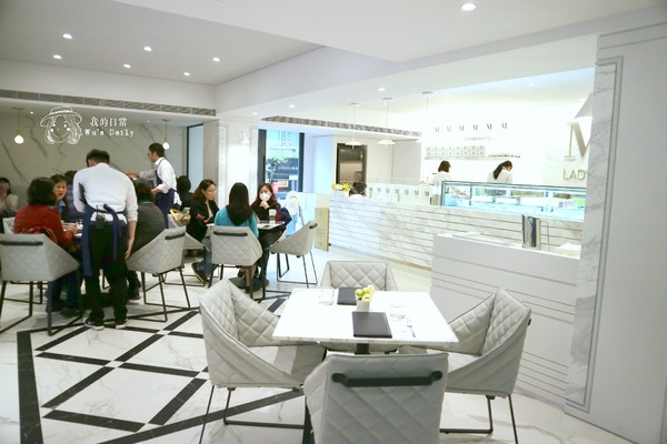 Lady M 台灣旗艦店:├吃喝┤├國父紀念館站┤Lady M台灣旗艦店-來自紐約傳說中的LV千層蛋糕!