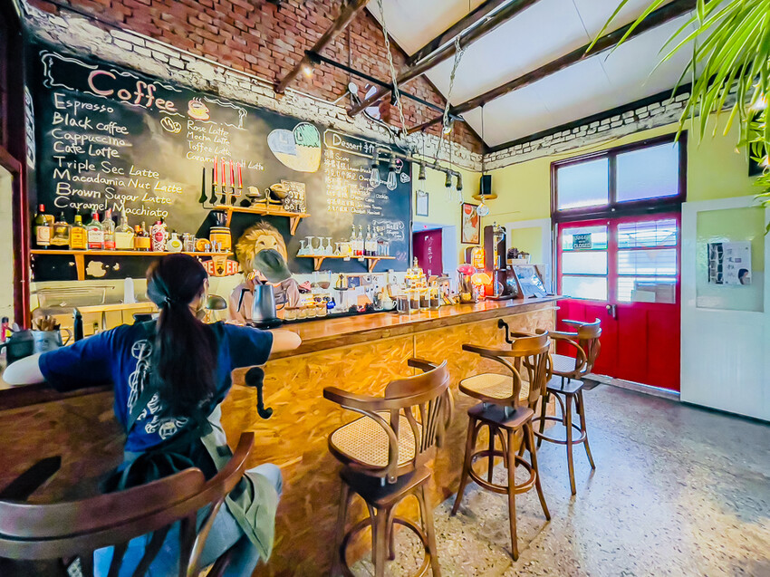 台南咖啡美食 – 城東合作社 x 星期5、6另有深夜咖啡時段哦!