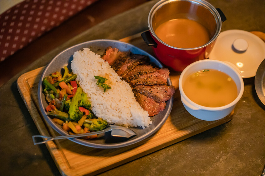 台南咖啡美食 – 城東合作社 x 星期5、6另有深夜咖啡時段哦!