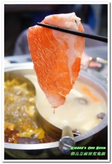 御品皇麻辣鴛鴦鍋：民權西路捷運．美味麻辣鍋加現烤美食，一次雙享受──御品皇麻辣鴛鴦