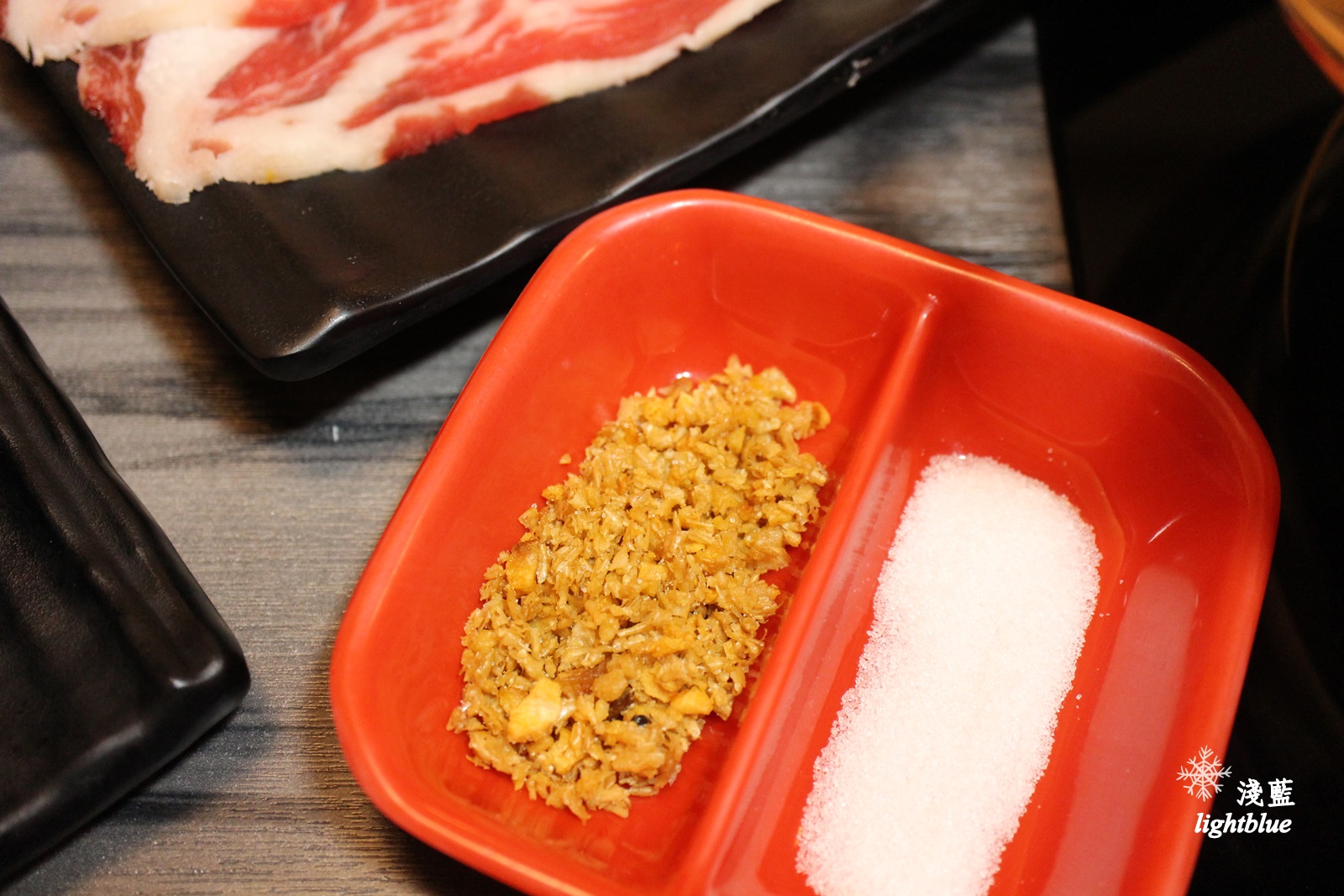 [ 民權西路站美食 ] 淺藍 × 御品皇麻辣鴛鴦鍋～手掌大的小捲與明蝦，還有好吃燒烤與麻辣燙