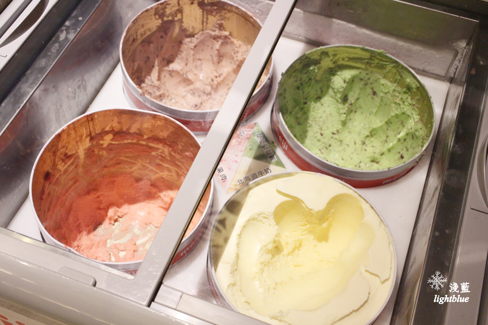 [ 民權西路站美食 ] 淺藍 × 御品皇麻辣鴛鴦鍋～手掌大的小捲與明蝦，還有好吃燒烤與麻辣燙