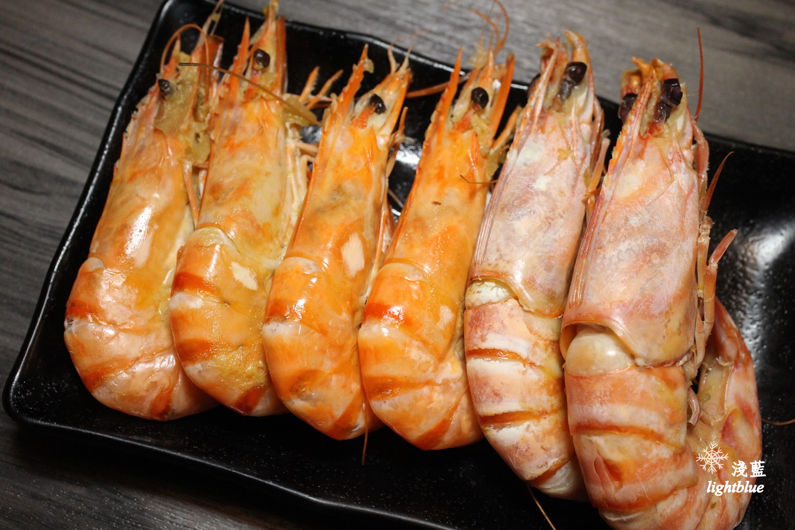 [ 民權西路站美食 ] 淺藍 × 御品皇麻辣鴛鴦鍋～手掌大的小捲與明蝦，還有好吃燒烤與麻辣燙