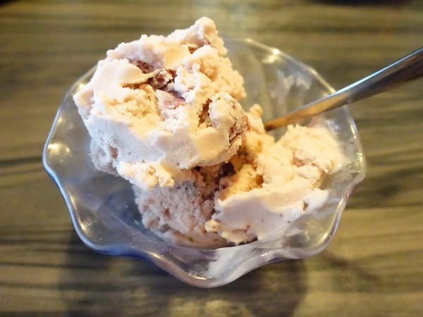 御品皇麻辣鴛鴦鍋：【捷運美食】御品皇麻辣鴛鴦鍋 海鮮拼盤就是鮮 還有滷煮/焗烤/串燒 多樣化菜色一次滿足你的挑剔的味蕾！