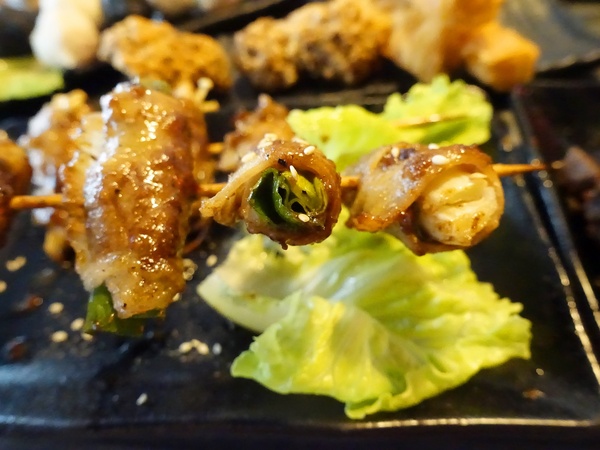 御品皇麻辣鴛鴦鍋：【捷運美食】御品皇麻辣鴛鴦鍋 海鮮拼盤就是鮮 還有滷煮/焗烤/串燒 多樣化菜色一次滿足你的挑剔的味蕾！