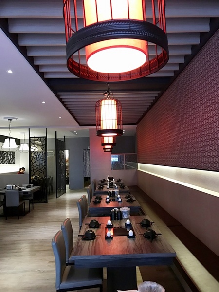 御品皇麻辣鴛鴦鍋：【捷運美食】御品皇麻辣鴛鴦鍋 海鮮拼盤就是鮮 還有滷煮/焗烤/串燒 多樣化菜色一次滿足你的挑剔的味蕾！