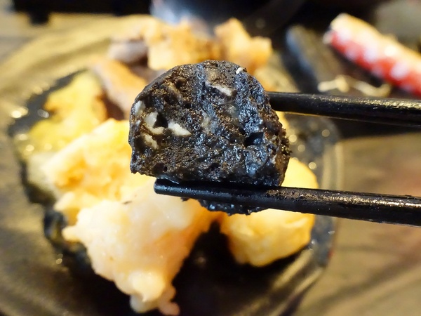 御品皇麻辣鴛鴦鍋：【捷運美食】御品皇麻辣鴛鴦鍋 海鮮拼盤就是鮮 還有滷煮/焗烤/串燒 多樣化菜色一次滿足你的挑剔的味蕾！