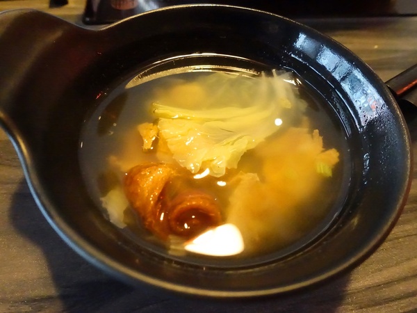 御品皇麻辣鴛鴦鍋：【捷運美食】御品皇麻辣鴛鴦鍋 海鮮拼盤就是鮮 還有滷煮/焗烤/串燒 多樣化菜色一次滿足你的挑剔的味蕾！