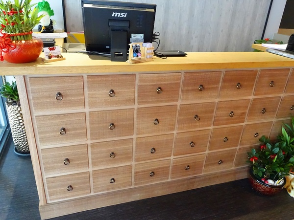 御品皇麻辣鴛鴦鍋：【捷運美食】御品皇麻辣鴛鴦鍋 海鮮拼盤就是鮮 還有滷煮/焗烤/串燒 多樣化菜色一次滿足你的挑剔的味蕾！