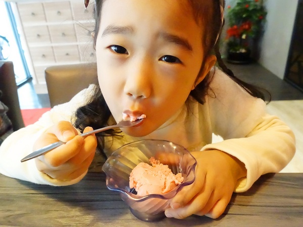 御品皇麻辣鴛鴦鍋：【捷運美食】御品皇麻辣鴛鴦鍋 海鮮拼盤就是鮮 還有滷煮/焗烤/串燒 多樣化菜色一次滿足你的挑剔的味蕾！