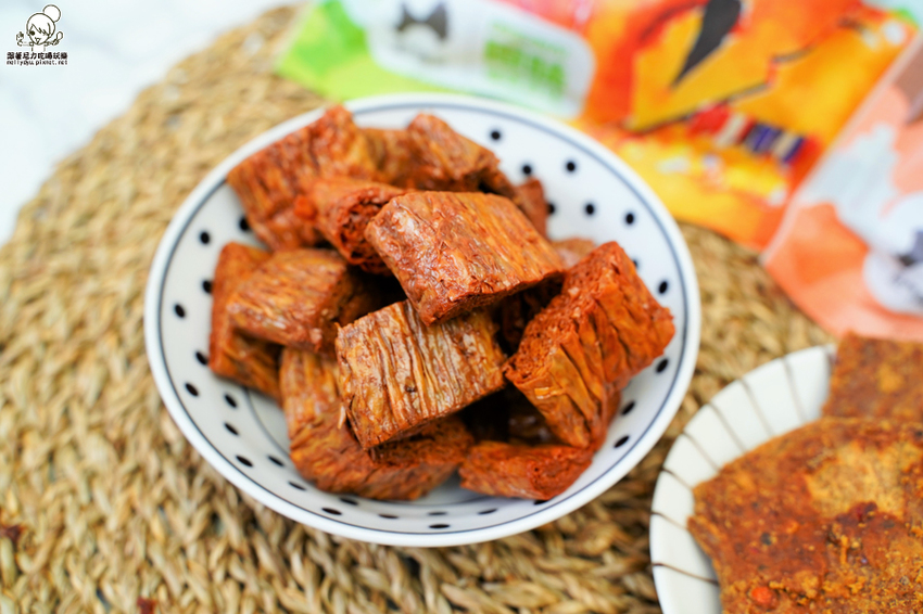 好吃到不想分享!飄洋過海的限定金門風味肉乾、素肉乾、辣肉乾,瀰漫整個辦公室的超唰嘴團購美食|喬安牧場 - 跟著尼力吃喝玩樂&親子生活