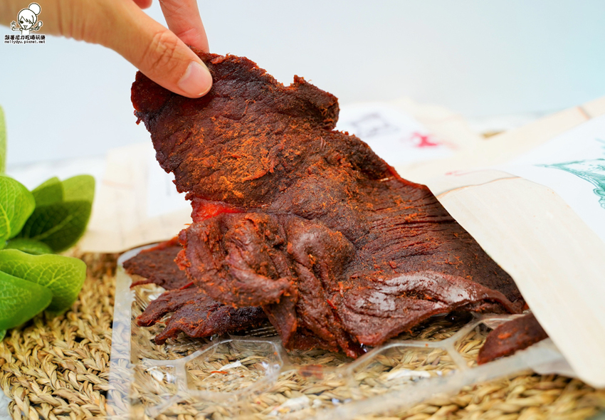 好吃到不想分享!飄洋過海的限定金門風味肉乾、素肉乾、辣肉乾,瀰漫整個辦公室的超唰嘴團購美食|喬安牧場 - 跟著尼力吃喝玩樂&親子生活