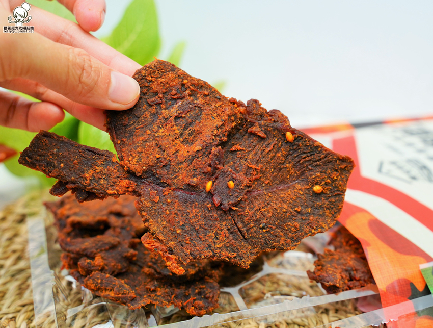 好吃到不想分享!飄洋過海的限定金門風味肉乾、素肉乾、辣肉乾,瀰漫整個辦公室的超唰嘴團購美食|喬安牧場 - 跟著尼力吃喝玩樂&親子生活