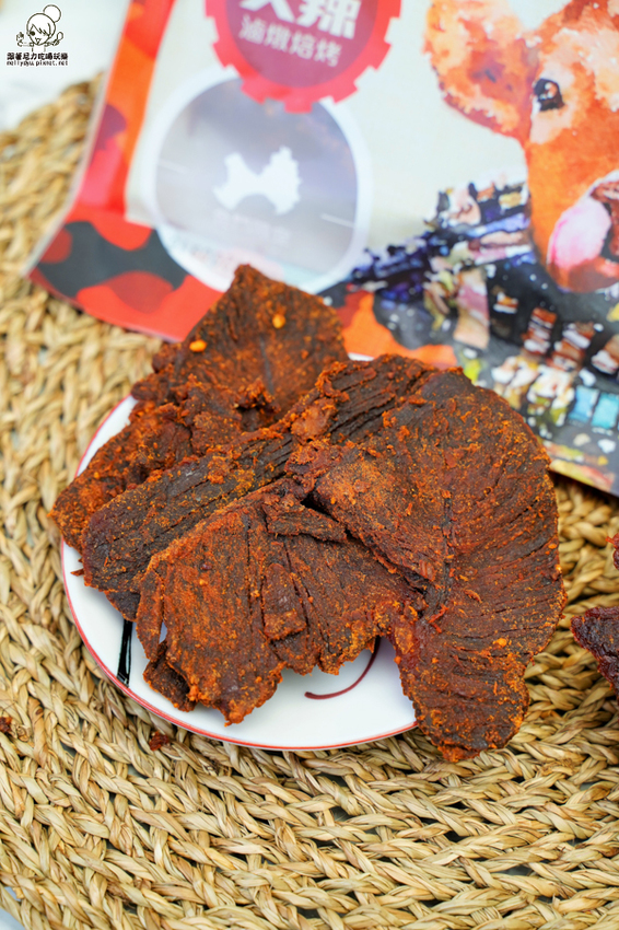 好吃到不想分享!飄洋過海的限定金門風味肉乾、素肉乾、辣肉乾,瀰漫整個辦公室的超唰嘴團購美食|喬安牧場 - 跟著尼力吃喝玩樂&親子生活