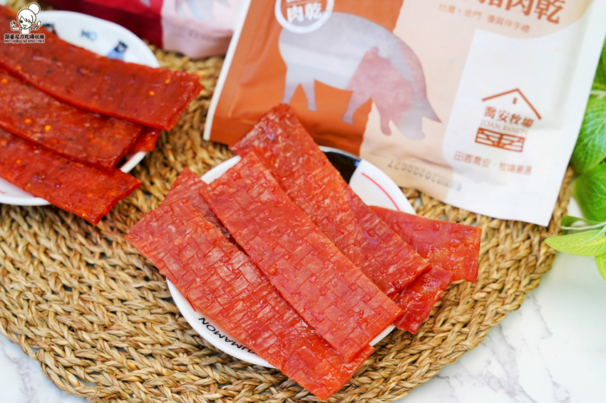 好吃到不想分享!飄洋過海的限定金門風味肉乾、素肉乾、辣肉乾,瀰漫整個辦公室的超唰嘴團購美食|喬安牧場 - 跟著尼力吃喝玩樂&親子生活