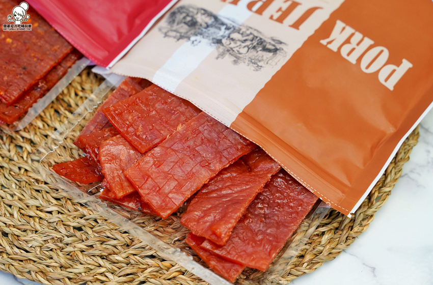 好吃到不想分享!飄洋過海的限定金門風味肉乾、素肉乾、辣肉乾,瀰漫整個辦公室的超唰嘴團購美食|喬安牧場 - 跟著尼力吃喝玩樂&親子生活