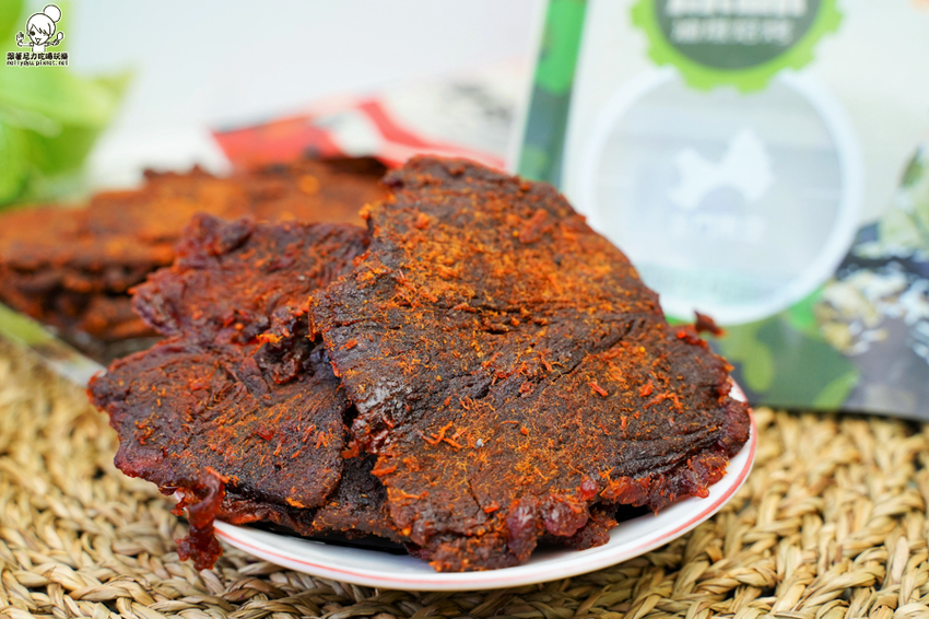 好吃到不想分享!飄洋過海的限定金門風味肉乾、素肉乾、辣肉乾,瀰漫整個辦公室的超唰嘴團購美食|喬安牧場 - 跟著尼力吃喝玩樂&親子生活