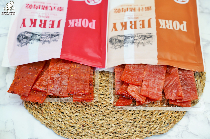 好吃到不想分享!飄洋過海的限定金門風味肉乾、素肉乾、辣肉乾,瀰漫整個辦公室的超唰嘴團購美食|喬安牧場 - 跟著尼力吃喝玩樂&親子生活