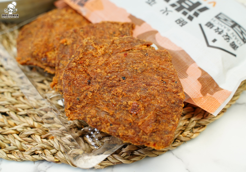 好吃到不想分享!飄洋過海的限定金門風味肉乾、素肉乾、辣肉乾,瀰漫整個辦公室的超唰嘴團購美食|喬安牧場 - 跟著尼力吃喝玩樂&親子生活