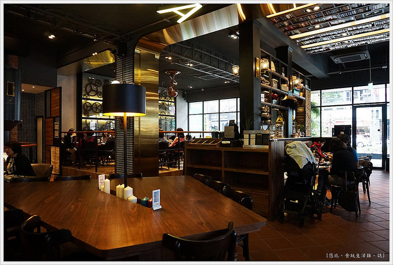 卡啡那CAFFAINA 大墩店-17-座位區