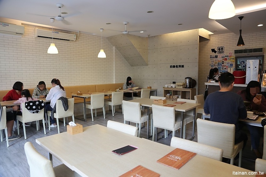 台南南科美食｜柏柏爾簡餐.火鍋~平價美味料多實在!另類特色火鍋一品花雕雞一鍋兩吃讓人好上癮!! - 台南好Food遊