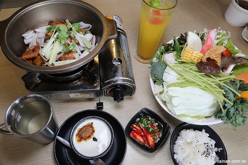 台南南科美食｜柏柏爾簡餐.火鍋~平價美味料多實在!另類特色火鍋一品花雕雞一鍋兩吃讓人好上癮!! - 台南好Food遊