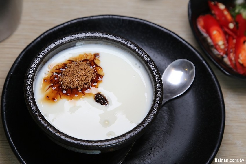 台南南科美食｜柏柏爾簡餐.火鍋~平價美味料多實在!另類特色火鍋一品花雕雞一鍋兩吃讓人好上癮!! - 台南好Food遊