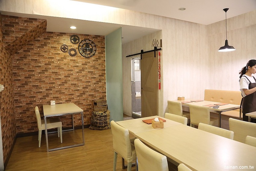 台南南科美食｜柏柏爾簡餐.火鍋~平價美味料多實在!另類特色火鍋一品花雕雞一鍋兩吃讓人好上癮!! - 台南好Food遊