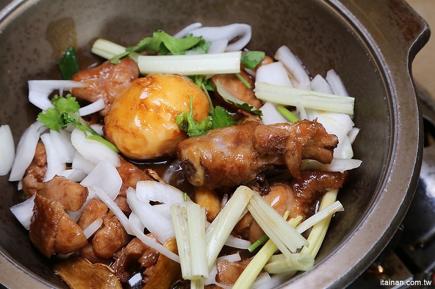 台南南科美食｜柏柏爾簡餐.火鍋~平價美味料多實在!另類特色火鍋一品花雕雞一鍋兩吃讓人好上癮!! - 台南好Food遊