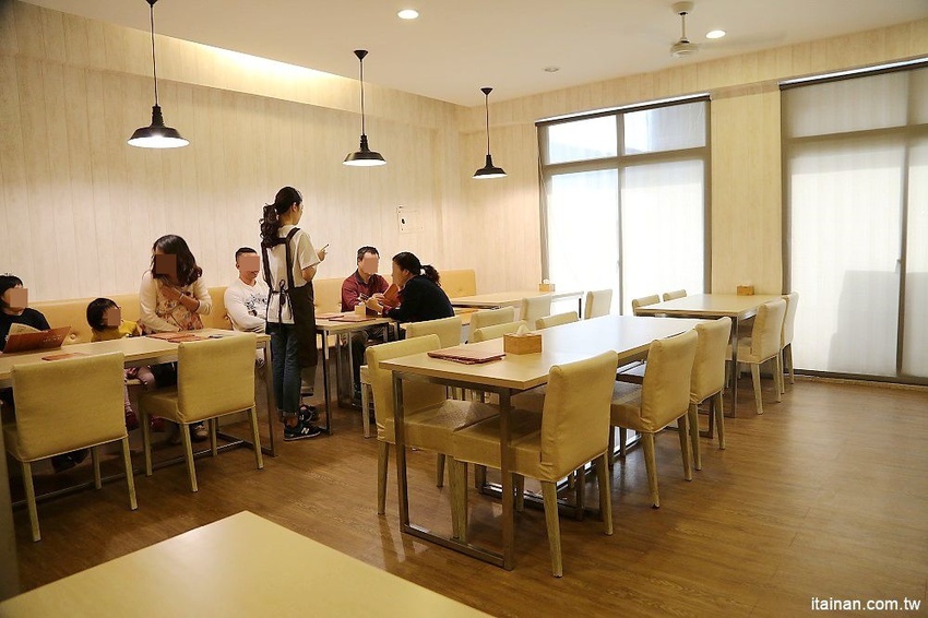 台南南科美食｜柏柏爾簡餐.火鍋~平價美味料多實在!另類特色火鍋一品花雕雞一鍋兩吃讓人好上癮!! - 台南好Food遊