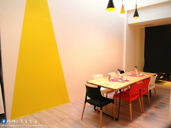 屋裡 In House 義式餐廳:〖台中│美食〗屋裡 In House 義式餐廳 ❤ 不只是義式餐點,還有甜甜的下午茶(全天供應)~鬆餅擺盤超美的,價格也超平價!!快來跟糖糖一同享用抹茶系列下午茶~