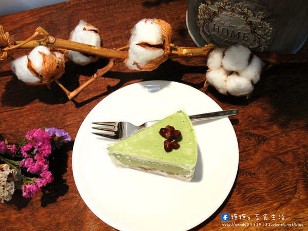 屋裡 In House 義式餐廳:〖台中│美食〗屋裡 In House 義式餐廳 ❤ 不只是義式餐點,還有甜甜的下午茶(全天供應)~鬆餅擺盤超美的,價格也超平價!!快來跟糖糖一同享用抹茶系列下午茶~