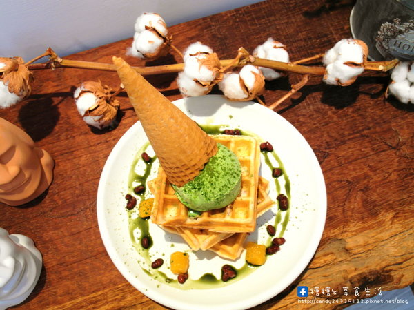 屋裡 In House 義式餐廳:〖台中│美食〗屋裡 In House 義式餐廳 ❤ 不只是義式餐點,還有甜甜的下午茶(全天供應)~鬆餅擺盤超美的,價格也超平價!!快來跟糖糖一同享用抹茶系列下午茶~