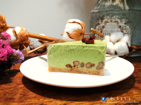 屋裡 In House 義式餐廳:〖台中│美食〗屋裡 In House 義式餐廳 ❤ 不只是義式餐點,還有甜甜的下午茶(全天供應)~鬆餅擺盤超美的,價格也超平價!!快來跟糖糖一同享用抹茶系列下午茶~