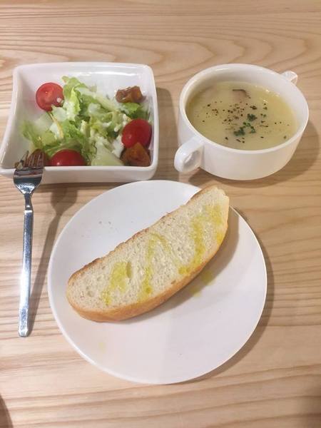 屋裡 In House 義式餐廳:屋裡 In House 義式餐廳-科博館附近大推義式料理 超美味北義拼圖pizza 一年快閃趕緊把握!!!