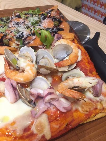 屋裡 In House 義式餐廳:屋裡 In House 義式餐廳-科博館附近大推義式料理 超美味北義拼圖pizza 一年快閃趕緊把握!!!