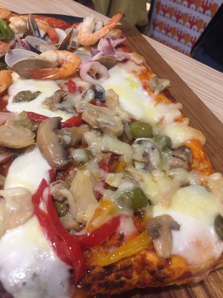 屋裡 In House 義式餐廳:屋裡 In House 義式餐廳-科博館附近大推義式料理 超美味北義拼圖pizza 一年快閃趕緊把握!!!