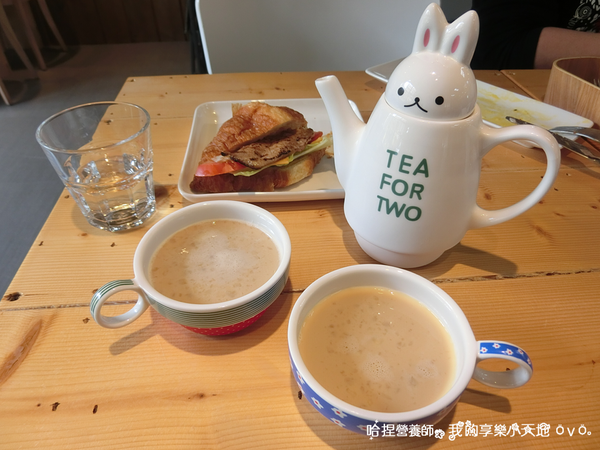 【北投美食】《茶咖控輕食咖啡館》輕食、咖啡、下午茶，隱藏在全聯旁的吉利廣場內！