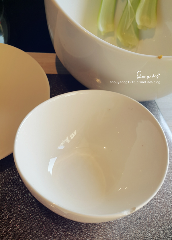 MI'S SERIES 覓精緻鍋物(新莊店)：【鴛鴦鍋】超大鮮甜肉片在這裡 MI'S SERIES 覓精緻鍋物-新莊店